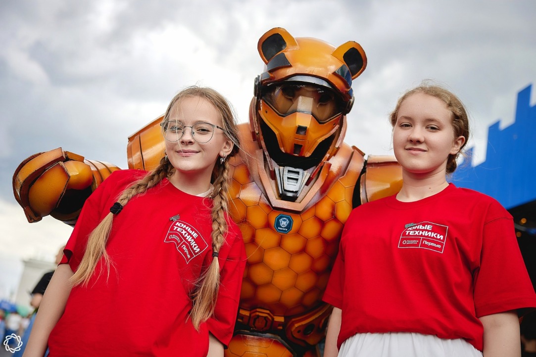 Иллюстрация к новости: Направление «Юные техники» стартует в Научных клубах Первых осенью-2025