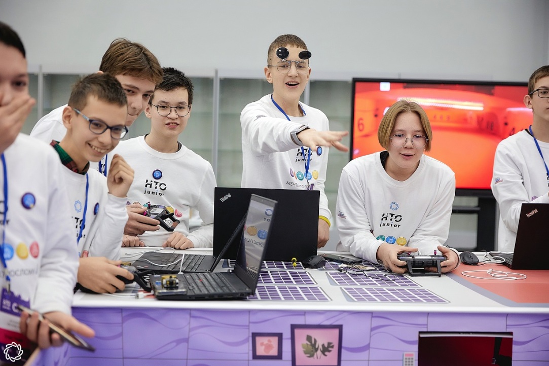 Иллюстрация к новости: 4950 школьников со всей России прошли в финалы НТО Junior
